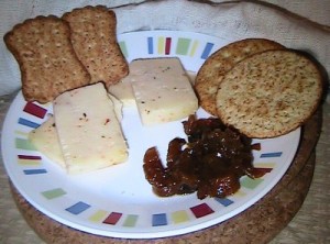 chutney with cheese and crackers